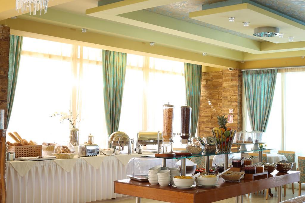 Chryssi Akti, Sure Collection Hotel 3*